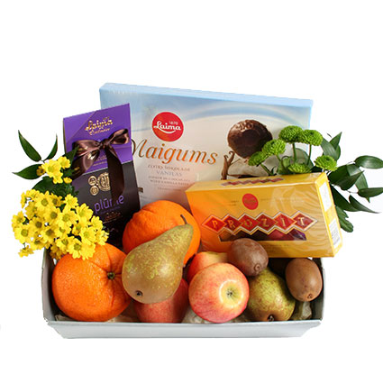 Flowers delivery. Fruit and sweets basket: oranges,  pears, apples, kiwi, chocolate-covered prunes 180 g, box of liqueur