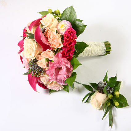 Flowers in Riga. Wedding bouquet in blush pink tones.

A wedding is a special event and each bridal bouquet is an
