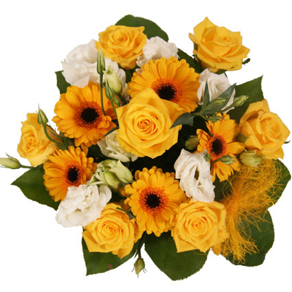 Ziedi ar piegādi. Rotaļīgs pušķis no dzeltenām rozēm, dzeltenām gerberām, baltām lizantēm un dekoratīviem zaļumiem. 
Ziedi