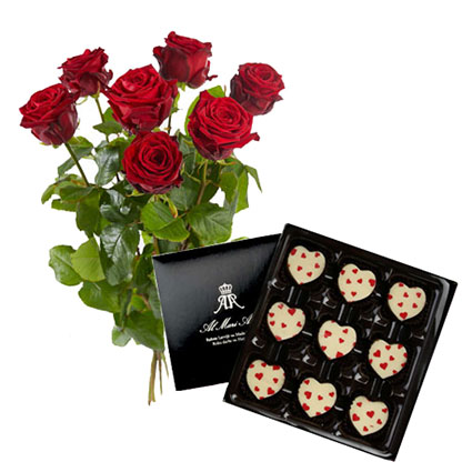 7 sarkanas rozes un "AL MARI ANNI" baltās šokolādes konfektes ar augļu pildījumu 150 g.