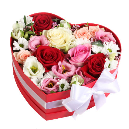 Flower delivery Riga. Flower surprise in the heart-shaped gift box - a great prsent for Valentines Day.
