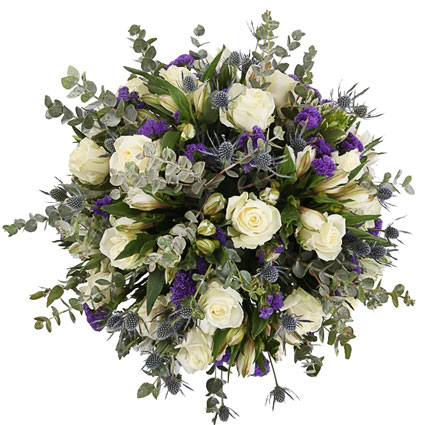 Baltu rožu pušķis ar ziliem smalkziedu akcentiem Ziedi ar piegādi