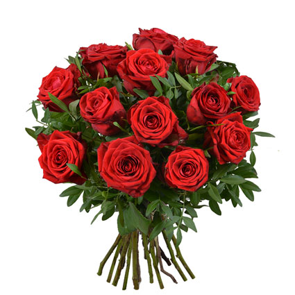 Ziedu pušķī 13 sarkanas vidēja garuma rozes un dekoratīvi zaļumi