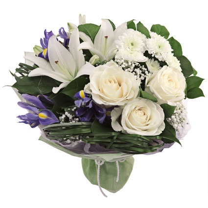 Ziedu piegāde Rīgā - ziedu pušķis no baltām rozēm, lillijām, baltām krizantēmām, ziliem īrisiem, baltām plīvurpuķēm